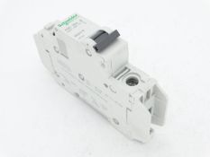 (5) SCHNEIDER ELECTRIC 60115 CIRCUIT BREAKER