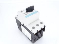 (2) SIEMENS 3RV1021-1KA10 CIRCUIT BREAKER