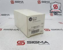 (2) ALLEN BRADLEY 800T-QTH2A SERIES U INDICATOR LIGHT