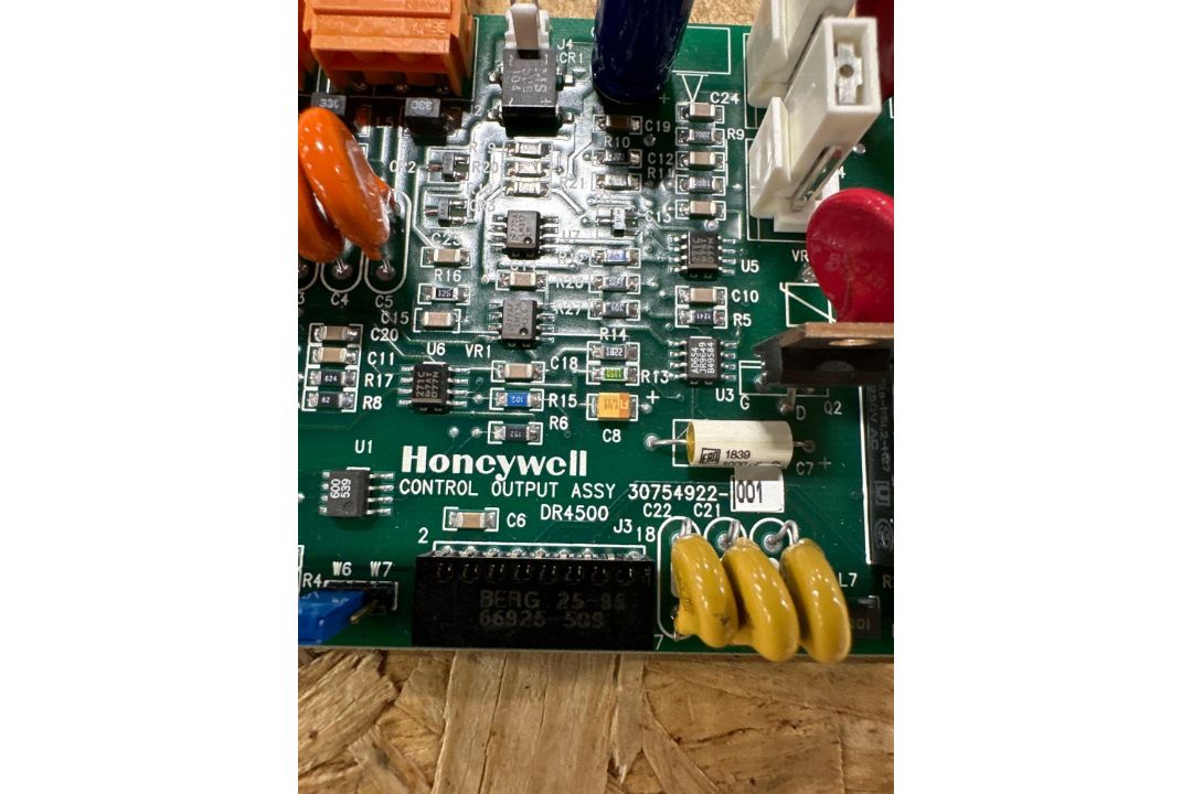 HONEYWELL 30754922-001 Circuit Board - Image 3 of 3