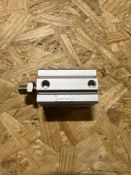 SMC CDQ2A32-40DCM-XC6 Pneumatic Cylinder