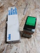 IDEC ALQW2B12611D Pushbutton, 22MM, Green