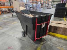 Rubbermaid 1025 Standard Duty Tote