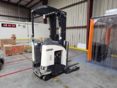 Crown Series RR5725-35 Standing Sideshifter Forklift