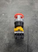 IDEC XN4E-BL402MRH Pushbutton