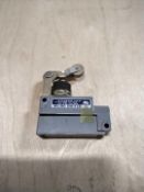 MICROSWITCH BZG1-2RN2 Limit Switch, 600VAC, 15AMP
