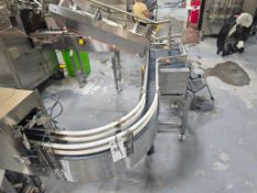 Conveyor with small accumulation table