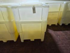 (6) Plastic Tubs