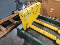 Southworth E-Z Reach SPTU-2 Portable Straddle Bin and Tote Tilter