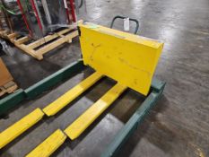 Southworth E-Z Reach SPTU-2 Portable Straddle Bin and Tote Tilter