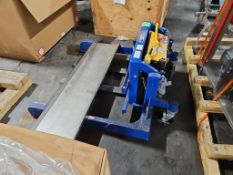Vestil Manufacturing TMS-20-DC Tilt Master Straddle Pallet Lift