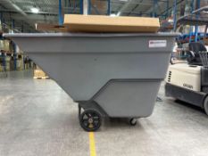Akro-Mils Rolling Dump Hopper