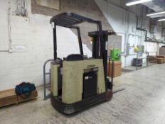 Crown RC 3000 Standup Sideshifter Forklift