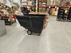 Rubbermaid cart