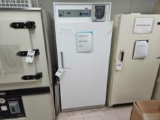 VWR Scientific Model 2020 Low Temperature Refrigerated Incubator