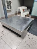 Scale w/ Sartorius Midrics 1 Indicator