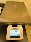 Mettler Toledo XSR16001L Precision Balance 16.1 kg 0.1g Scale Lab Balancing (LAB)