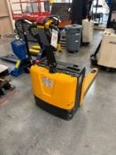 Global Industrial RA15W Electric Pallet Jack