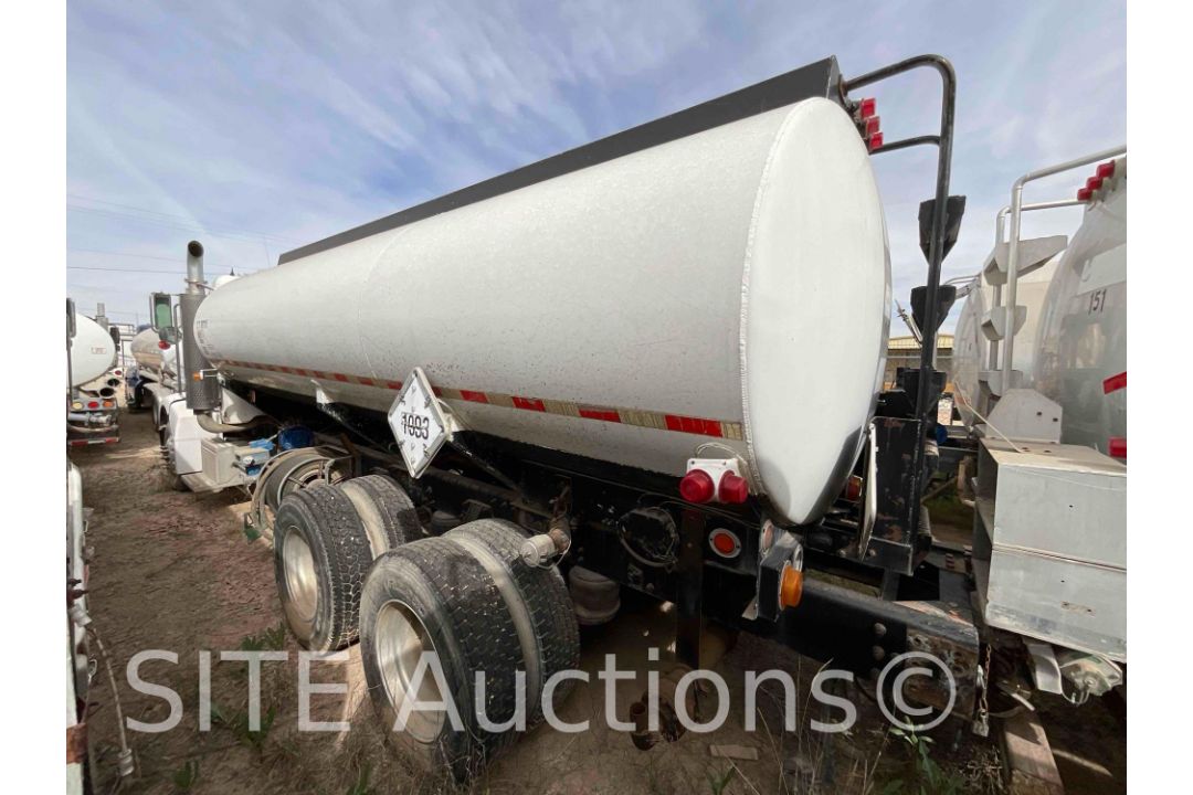 2004 Peterbilt 385 T/A Fuel Truck - Image 16 of 24