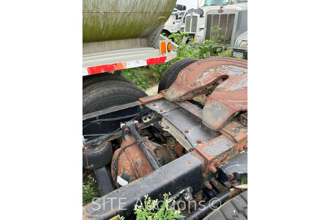 2005 Peterbilt 387 T/A Sleeper Truck Tractor - Image 8 of 25