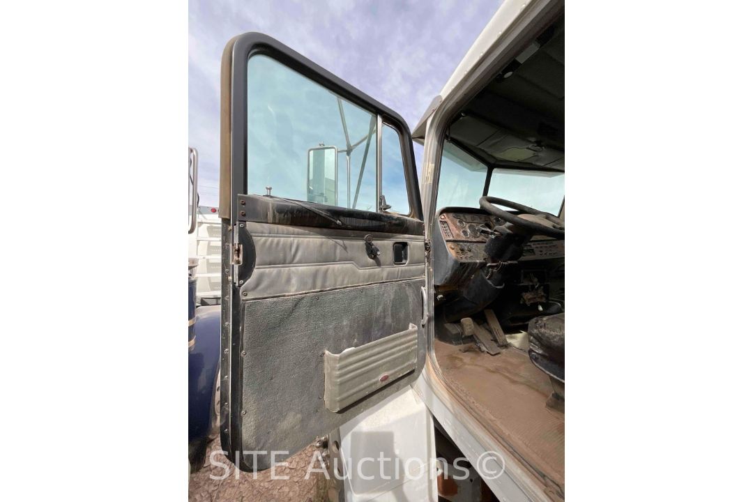 2004 Peterbilt 385 T/A Fuel Truck - Image 22 of 24