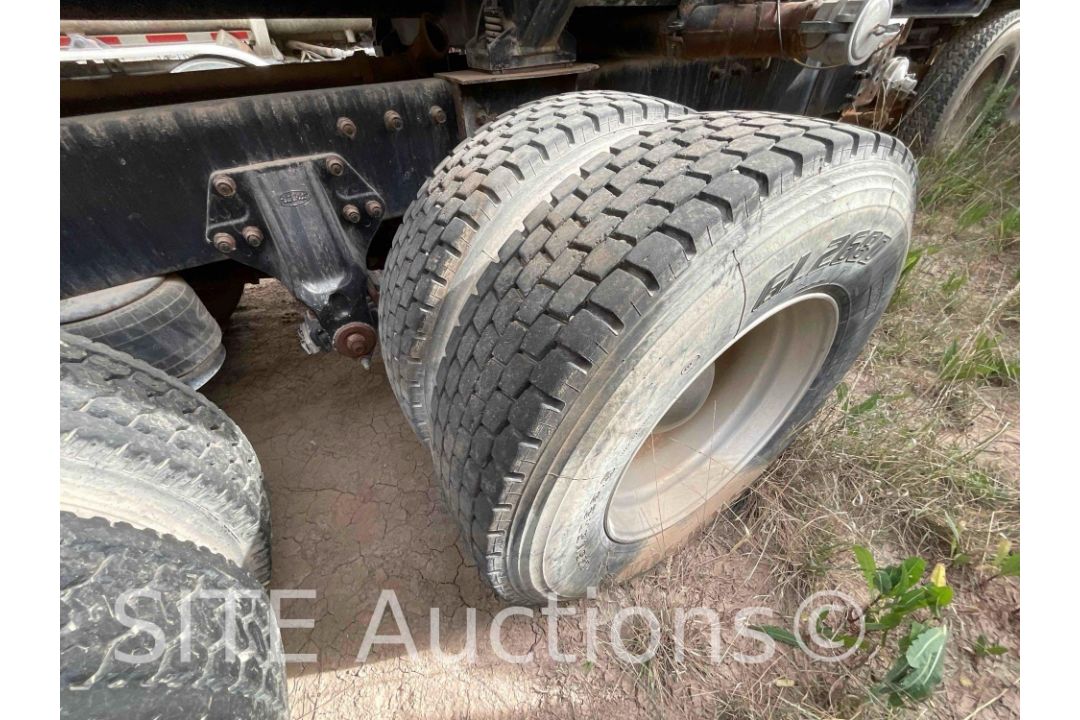 2004 Peterbilt 385 T/A Fuel Truck - Image 10 of 24