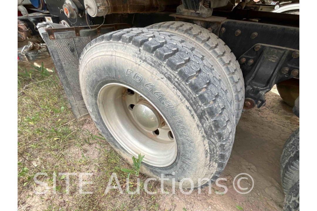 2004 Peterbilt 385 T/A Fuel Truck - Image 12 of 24