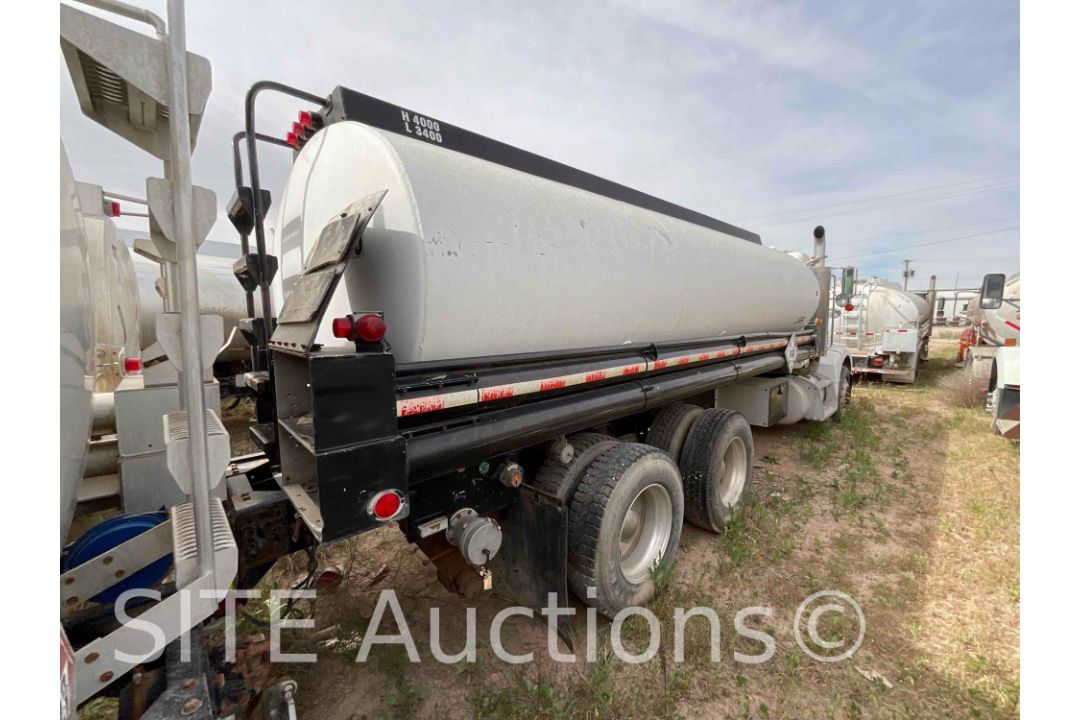 2004 Peterbilt 385 T/A Fuel Truck - Image 4 of 24