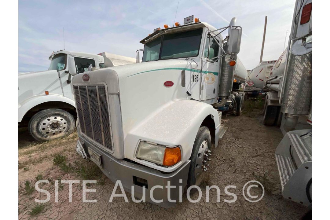 2004 Peterbilt 385 T/A Fuel Truck - Image 1 of 24