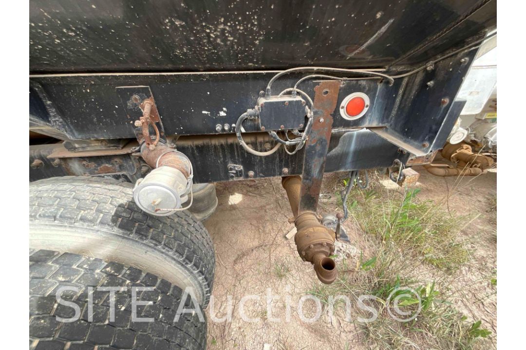 2004 Peterbilt 385 T/A Fuel Truck - Image 13 of 24