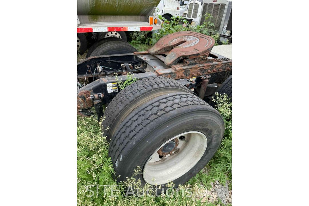 2005 Peterbilt 387 T/A Sleeper Truck Tractor - Image 4 of 25