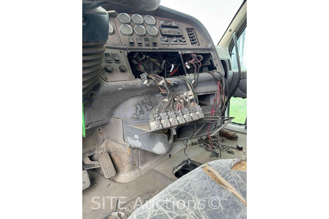 2005 Peterbilt 387 T/A Sleeper Truck Tractor - Image 23 of 25