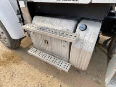 2011 Freightliner Coronado T/A Daycab Truck Tractor