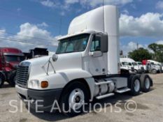 2009 Freightliner Century T/A Daycab Truck Tractor