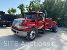 2001 International 4700 S/A Tow Truck