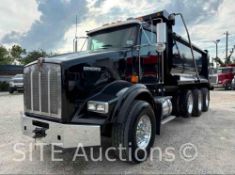2015 Kenworth T800 Tri/A Dump Truck