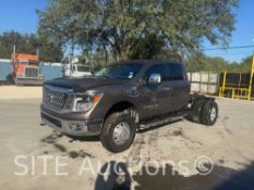2017 Nissan Titan XD Crew Cab Dually Cab & Chassis Truck