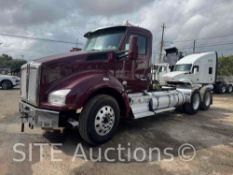 2014 Kenworth T880 T/A Daycab Truck Tractor