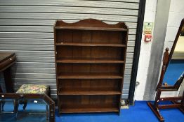 An early 20th Century oak bookshelf , approx 137 x 92cm