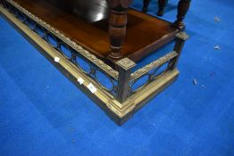 A 19th Century brass fire fender, approx. 137 x 33 x 21cm
