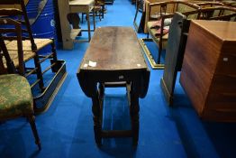 A 19th Century oak gateleg dining table, approx (open) 112 x 95cm