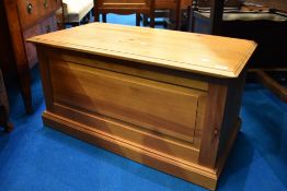 A natural pine bedding box, dimensions approx. 91 x 47 x 46cm