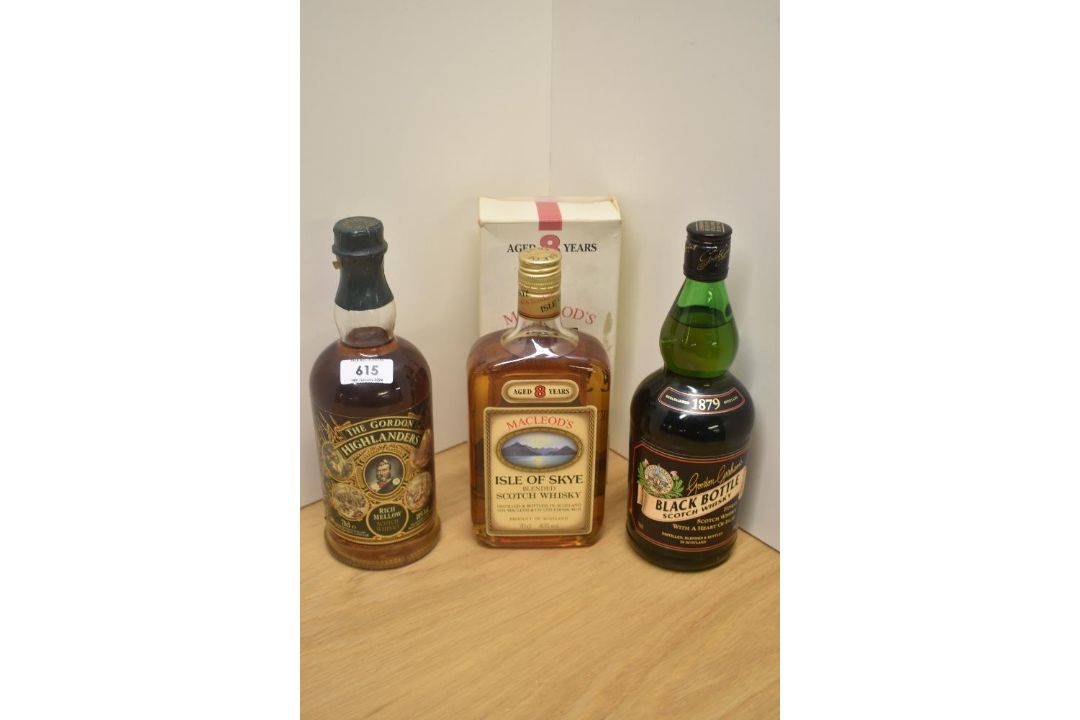 Three bottles of Blended Scotch Whisky, Macleod's Isle of Skye 8 Year, in original card box, - Image 1 of 5