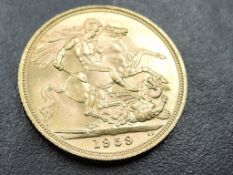 A 1959 Elizabeth II Gold Sovereign, George & Dragon, Royal Mint