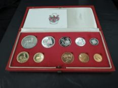 A South Africa 1972 Long Proof cased set includes 2 Rand Gold Coin 7.98g 22ct, 1 Rand Gold Coin 3.