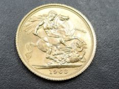 A 1963 Elizabeth II Gold Sovereign, George & Dragon, Royal Mint