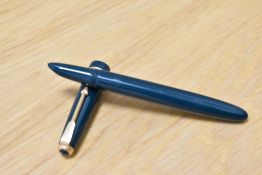A Parker Duofold Lady aero fill fountain pen in green with narrow decorative band to the cap. Boxed
