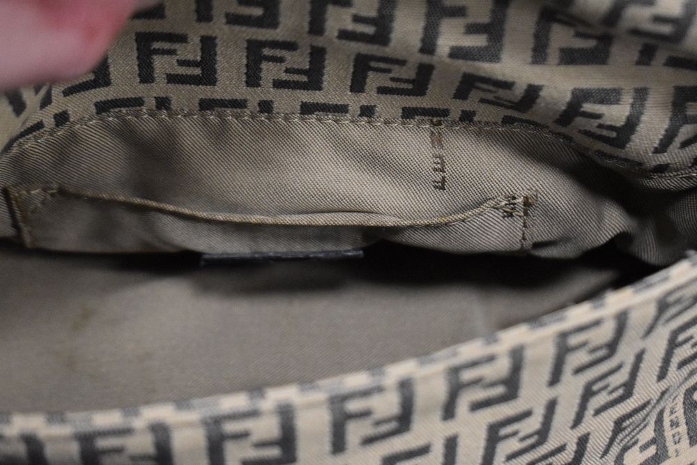 A Fendi fashion hand bag - Image 2 of 3