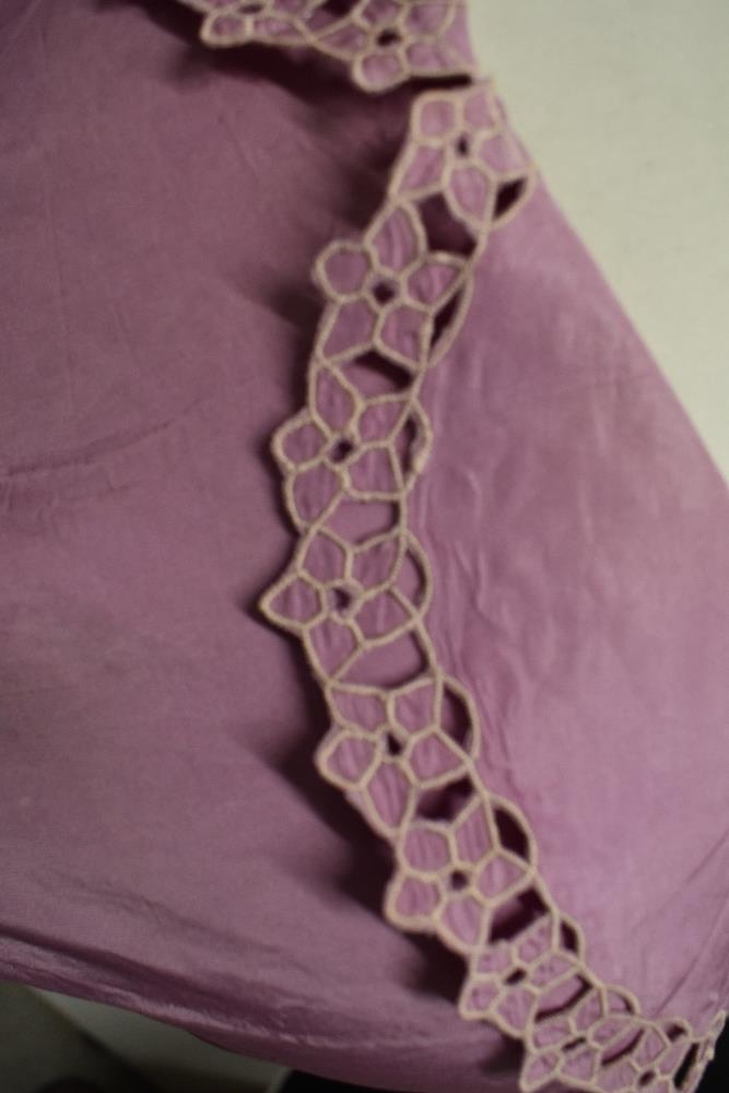 A mauve lightweight taffeta day dress, having portrait collar with cutwork and machine embroidery, - Image 7 of 7