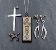 A small selection of silver & white metal jewellery including Silver Jubilee ingot pendant,